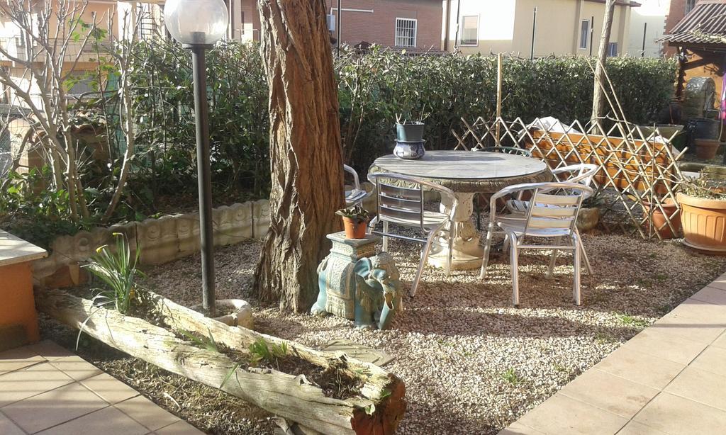 B&B Mery Lho Aprilia Exteriör bild